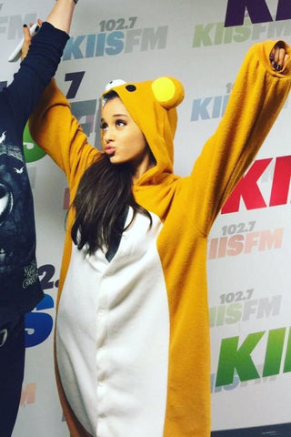 Ariana Grande indossa un Kigurumi Orso